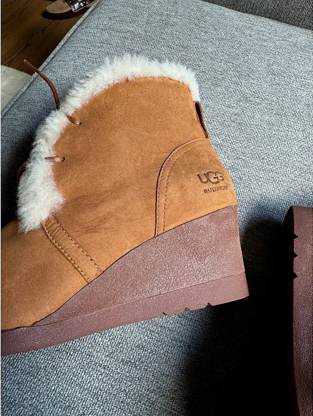 UGG JEOVANA CHESTNUT SUEDE WATERPROOF ANKLE WEDGE BOOTIES BOOTS Size 7